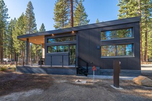 Exterior - Adventure Cabin 71 - Luxurious Adventure Cabin (Truckee)