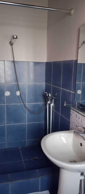 Chuveiro/banheira combinados, toalhas de banho