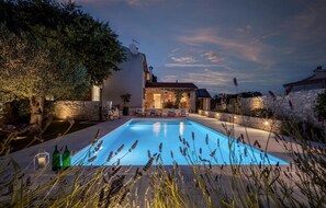Beheizter Pool