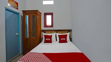 Kamar Double Deluks | Meja kerja, ruang kerja ramah laptop, Wi-Fi gratis, dan seprai linen