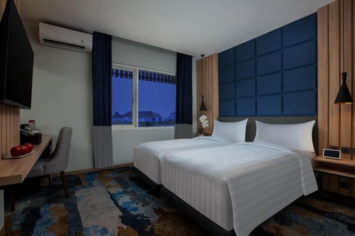 In-room safe, desk, free WiFi, bed sheets