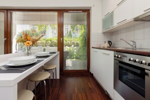 Kochgeschirr/Geschirr/Besteck