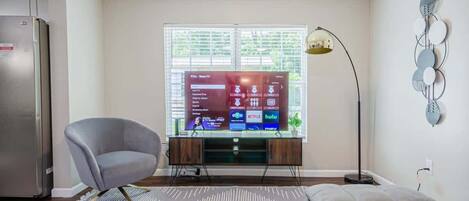 3 bedrooms, desk, iron/ironing board, WiFi