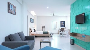 Suite | Meja kerja, ruang kerja ramah laptop, Wi-Fi gratis, dan seprai linen