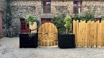 Enceinte de lâhĂ©bergement