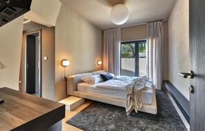4 quartos, berço de viagem, Wi-Fi de cortesia, roupa de cama