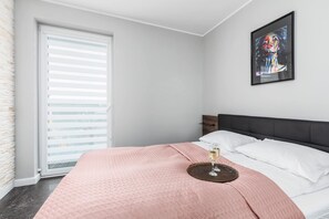 1 bedroom, iron/ironing board, bed sheets
