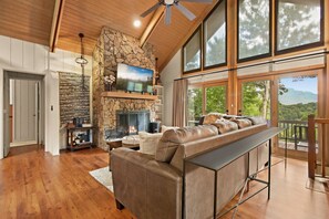 Smart TV, fireplace