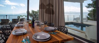 Gorgeous home in Drvenik