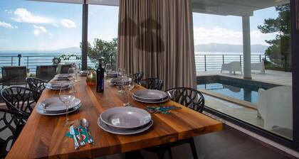 Gorgeous home in Drvenik