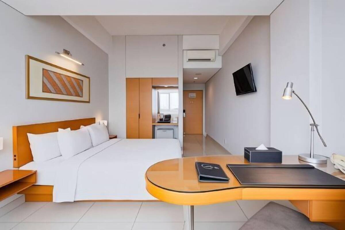 Minibar, individually furnished, desk, free WiFi