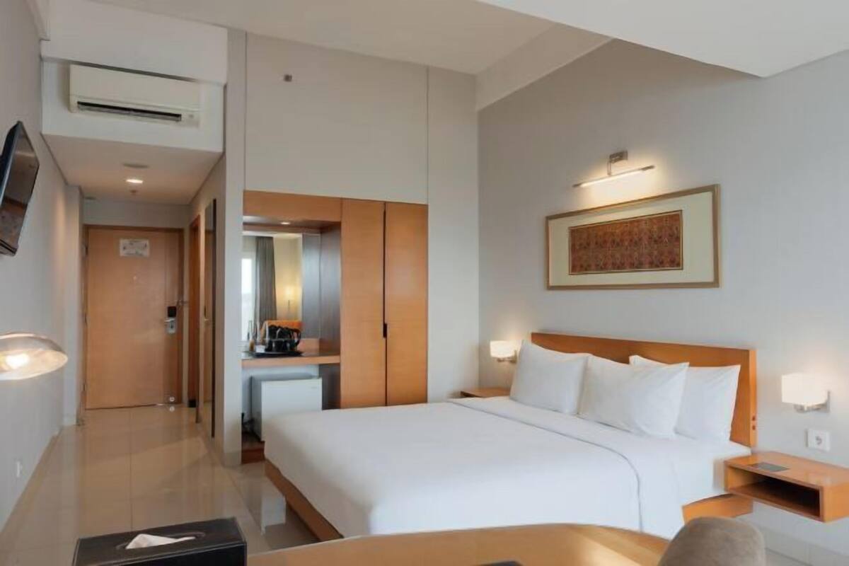 Minibar, individually furnished, desk, free WiFi