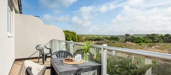 Spacious 3-bed House in Porth Beach, Newquay