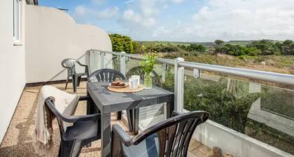 Spacious 3-bed House in Porth Beach, Newquay