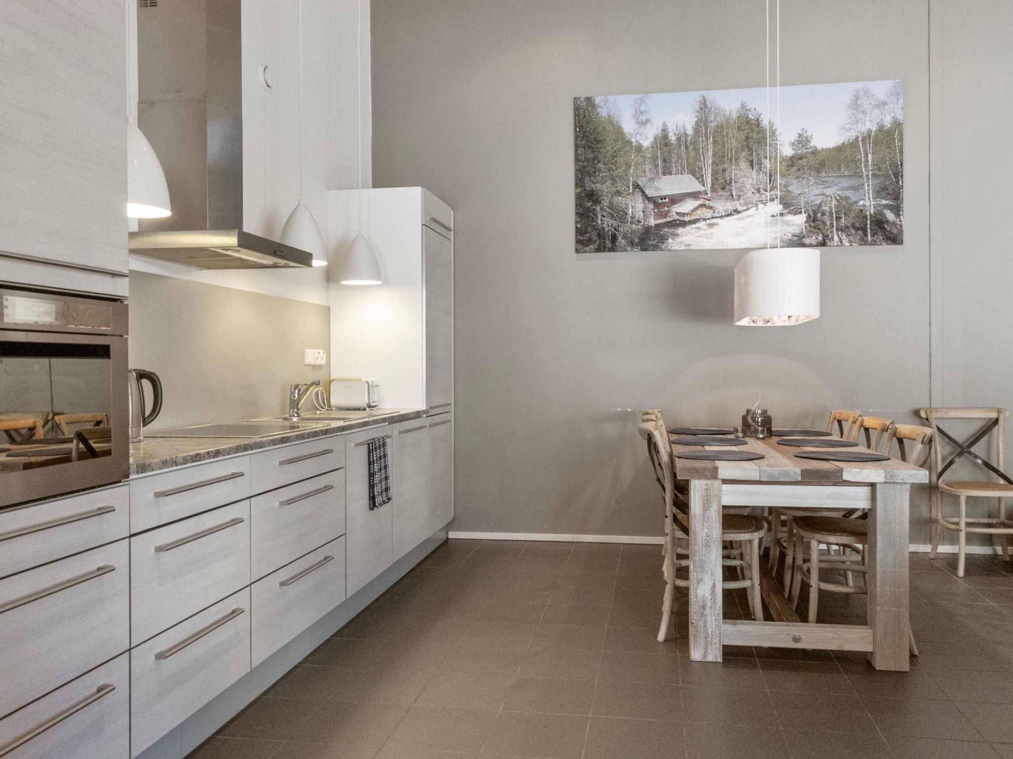 Fridge, microwave, dishwasher, cookware/dishes/utensils