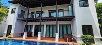 Blu Village Pool Villa