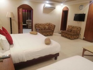 豪華雙人或雙床房 | 隔音、免費 Wi-Fi