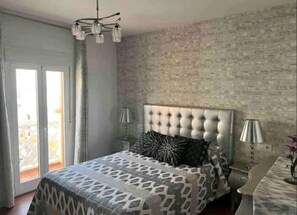 2 habitaciones, tabla de planchar con plancha y ropa de cama 