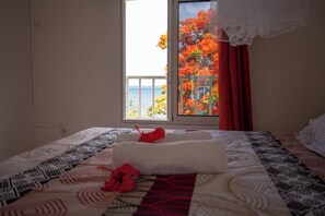 2 chambres, chambres insonorisées, fer et planche à repasser