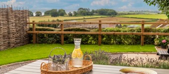 Wallhope Retreat - Chepstow, spectacular views