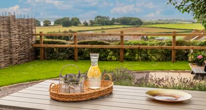 Wallhope Retreat - Chepstow, spectacular views