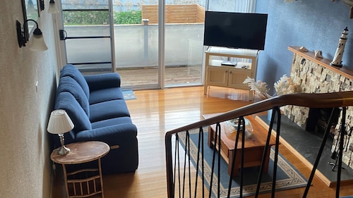 Ahoy Family Beach Escape -  Walking Distance to Foreshore and Main Street