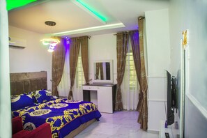 Executive Room | Free WiFi, bed sheets - RichVilla Apartments & Hotels (Lagos)