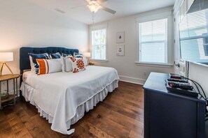 4 bedrooms, desk, iron/ironing board, travel crib