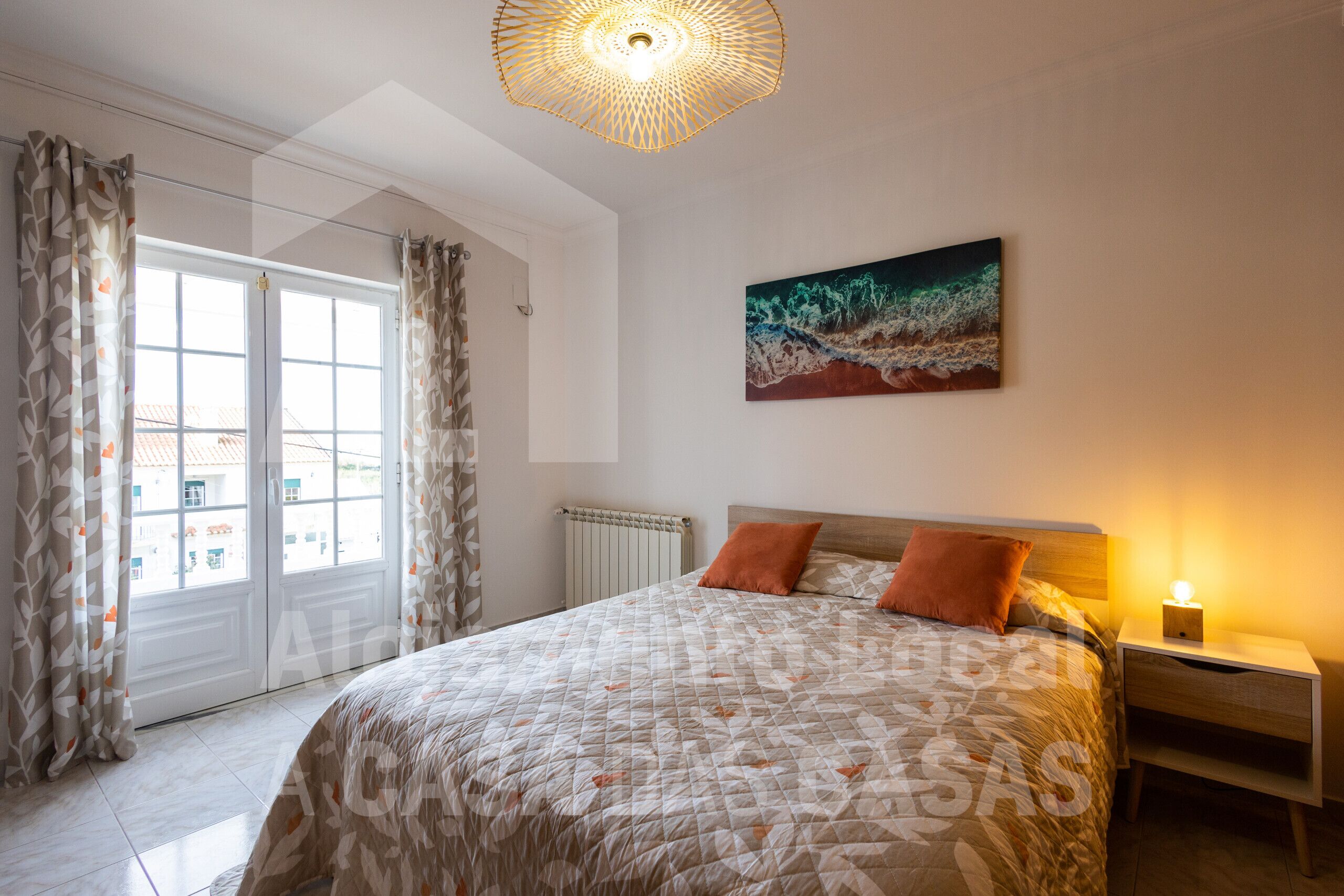 3 slaapkamers, een strijkplank/strijkijzer, gratis wifi, beddengoed