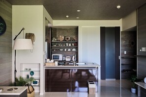 Luxury Condo | Private kitchen | Electric kettle - Grand blue 303 (Onna)