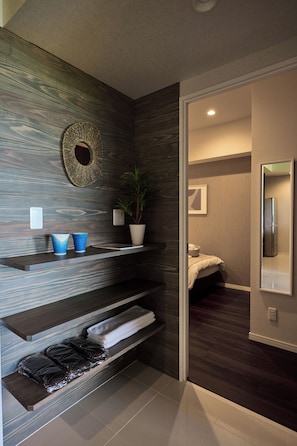 Luxury Condo | 2 bedrooms, desk, free WiFi - Grand blue 303 (Onna)