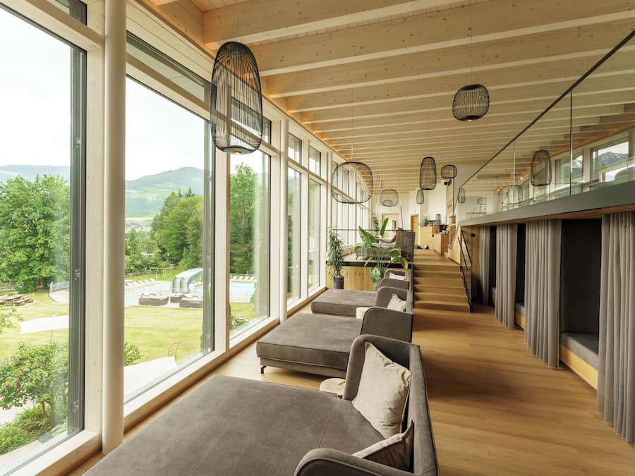 Sauna, höyrysauna, vartalohoitoja, kasvohoitoja, 1 hoitohuone