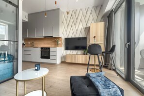 Deluxe Apartment | 1 bedroom, iron/ironing board, cribs/infant beds, free WiFi