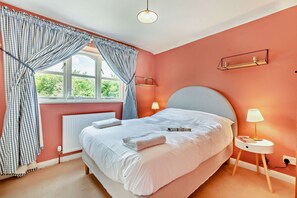 2 bedrooms, WiFi, bed sheets