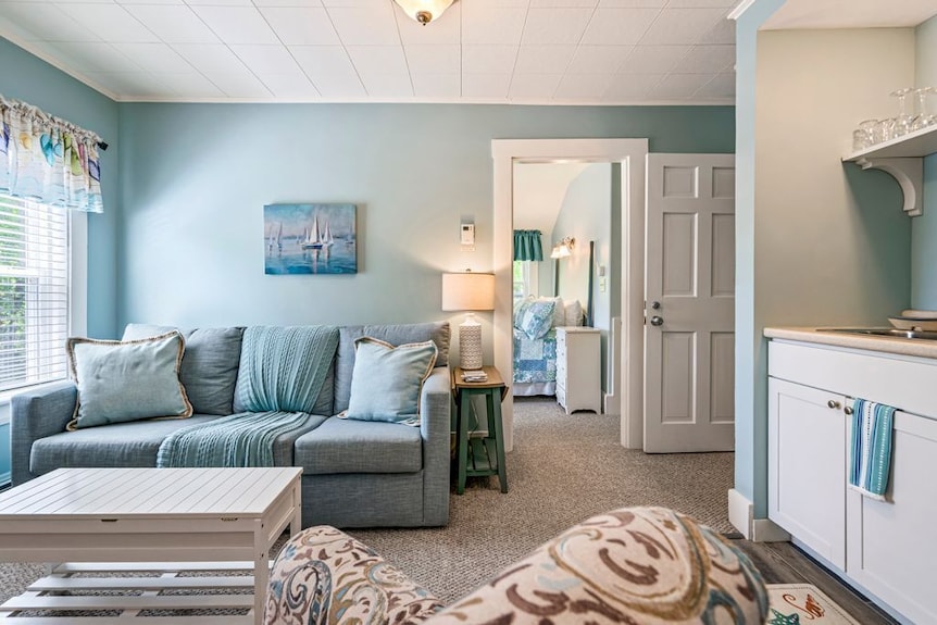 Beautiful Inn, Lighthouse Landing. #3 Sea Glass - Ogunquit, ME