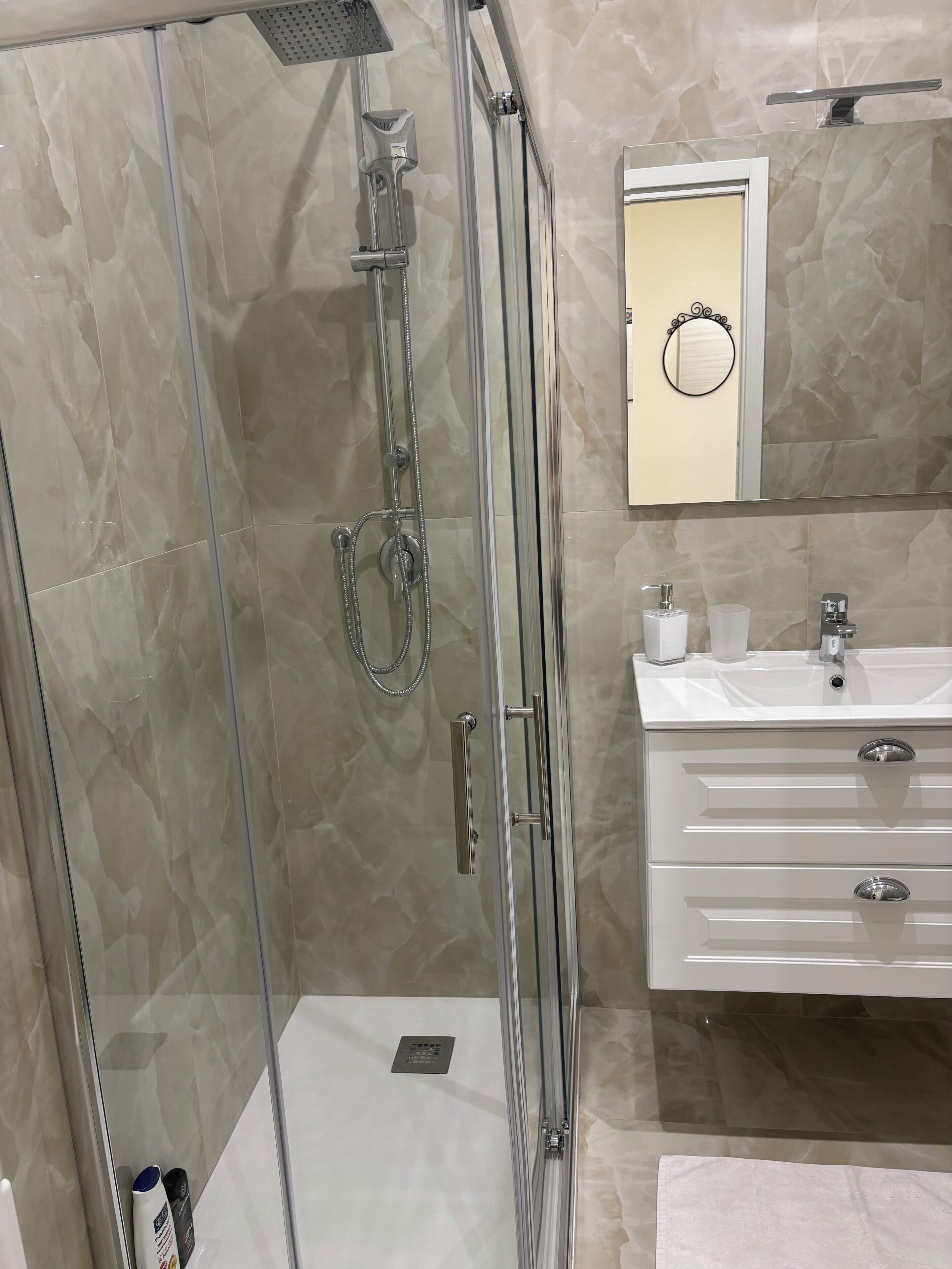 Handtücher, Toilettenpapier