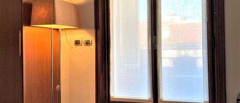 Basic Apartment | Living area