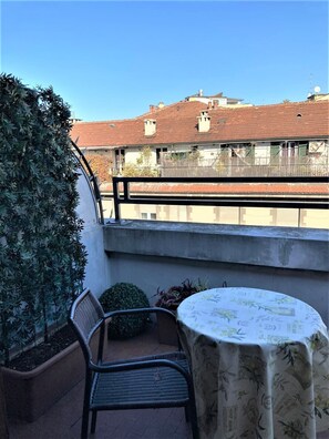 Departamento básico | Terraza o patio