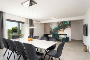 Dining - Relax in a Villa with Pool Surrounded by Picturesque Space (Škropeti)