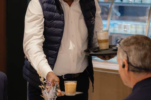 Petit déjeuner buffet servi tous les jours en supplément