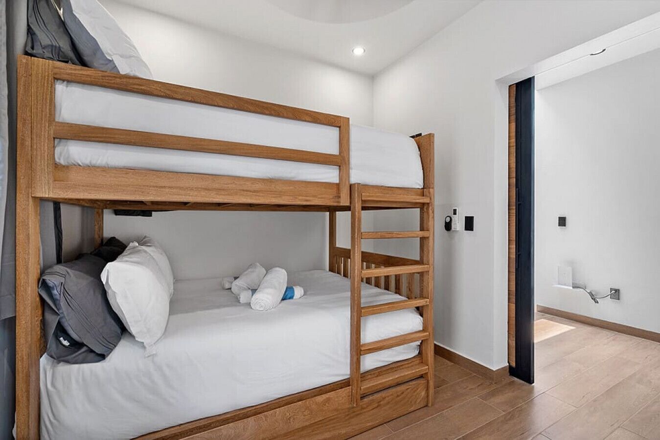 2 Schlafzimmer, Schreibtisch, WLAN, Bettwäsche