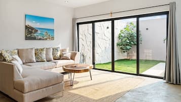 Smart TV, stereo, offices