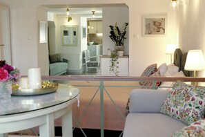 1 bedroom, desk, iron/ironing board, WiFi