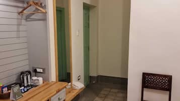 1 bedroom, soundproofing
