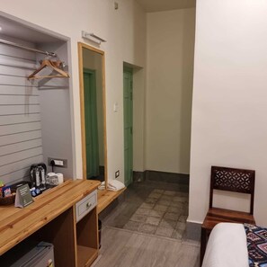 1 bedroom, soundproofing - The Jais Boutique Stay (Varanasi)