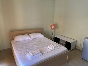 Room, 1 Bedroom, Smoking, Balcony | 1 bedroom - Room-blue Breeze Side View Apartment (Sarandë)