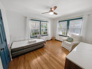 2 dormitorios, escritorio, tabla de planchar con plancha y wifi gratis