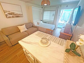 Iron/ironing board, free WiFi, bed sheets
