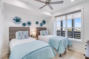 3 bedrooms, iron/ironing board, internet, bed sheets