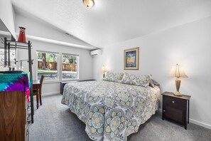 2 Schlafzimmer, Schreibtisch, Bügeleisen/Bügelbrett, kostenloses WLAN